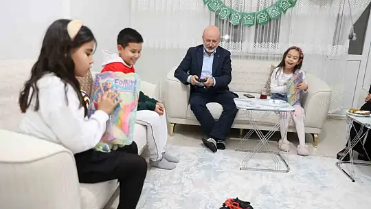 Başkan Çolakbayrakdar: 'Büyük bir aile olmanın mutluluğunu iftar sofralarında yaşıyoruz'