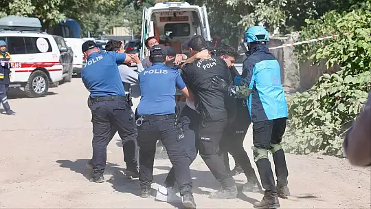 Başkan Çolakbayrakdar: 'Deprem gerçeğini unutmayalım, her daim hazırlıklı olmalıyız'