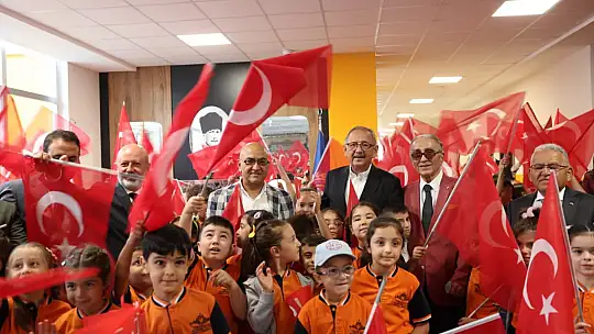 Başkan Çolakbayrakdar: 'Eğitime yapılan yatırım, geleceğe yapılan yatırımdır'