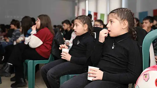 Başkan Çolakbayrakdar: 'En kıymetli hazinemiz çocuklarımızın gülümsemesidir'