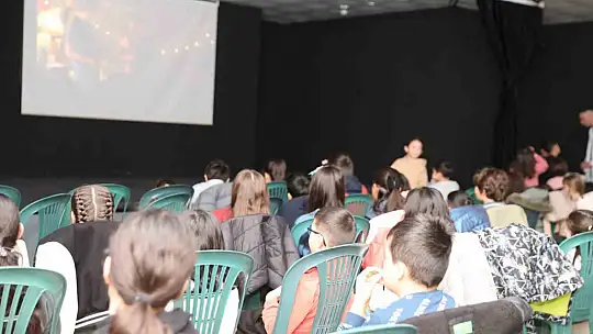 Başkan Çolakbayrakdar: 'En kıymetli hazinemiz çocuklarımızın gülümsemesidir'