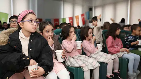 Başkan Çolakbayrakdar: 'En kıymetli hazinemiz çocuklarımızın gülümsemesidir'