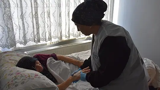 Başkan Çolakbayrakdar: 'Evde sağlık hizmetimizle de gönüllere dokunuyoruz'