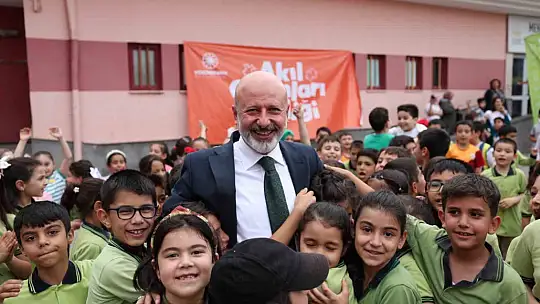 Başkan Çolakbayrakdar: 'Evlatlarımızı mutlu etmek için çalışıyoruz'