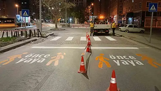 Başkan Çolakbayrakdar 'Gece gündüz çalışıyor, şehri geleceğe hazırlıyoruz'