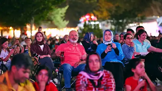 Başkan Çolakbayrakdar: 'Geçmişin güzel hatıralarını hep birlikte yaşıyoruz'