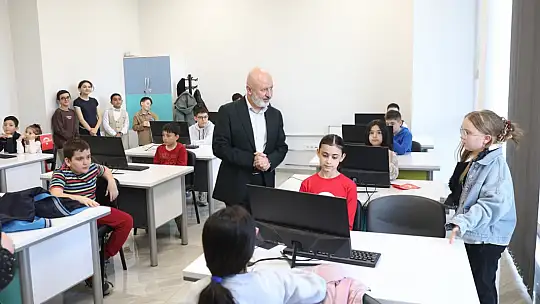 Başkan Çolakbayrakdar: 'Gençlerimizin ürettiği her proje Türkiye'nin gücüne güç katacak'