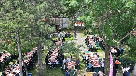 Başkan Çolakbayrakdar: 'Gençlerimizin hayallerine dokunan projeler üretmeye devam edeceğiz'
