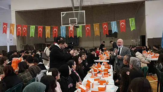 Başkan Çolakbayrakdar: 'Güçlü Türkiye'nin temeli gençlerimizdir'