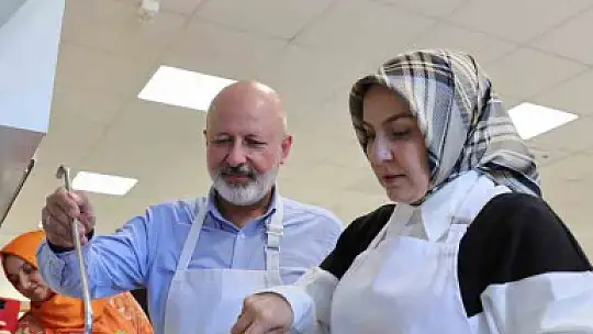 Başkan Çolakbayrakdar: 'Hanım kardeşlerimiz Kocasinan Akademi'de üretiyor, kazanıyor'