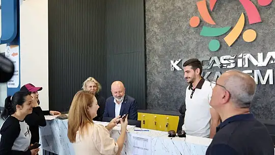 Başkan Çolakbayrakdar, 'Hayatın tüm renkleri, 7'den 70'e Kocasinan Akademi'de buluşuyor'