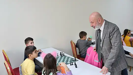 Başkan Çolakbayrakdar: 'Hedefimiz Kayseri'yi satrançta marka şehir yapmak'