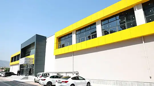 Başkan Çolakbayrakdar: 'Hemşehrilerimizin yaşam kalitesini artıracak sosyal alanlar kazandırıyoruz'