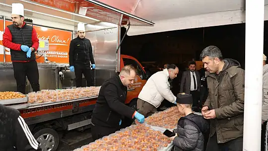 Başkan Çolakbayrakdar: 'Hemşehrilerimizle Ramazan'ın güzelliklerini paylaşıyoruz'