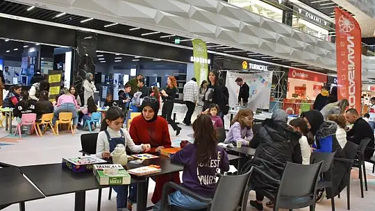 Başkan Çolakbayrakdar: 'Her alanda gençlerimizin ve evlatlarımızın yanındayız'