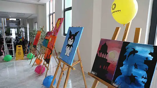 Başkan Çolakbayrakdar 'Her alanda gençlerimizin ve evlatlarımızın yanındayız'