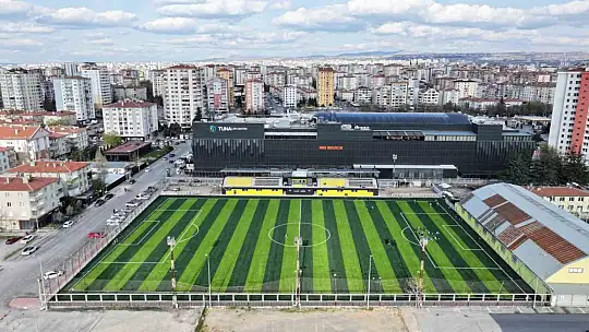Başkan Çolakbayrakdar: 'Her alanda gençlerimizin yanındayız, geleceğin sporcuları bu statta yetişecek
