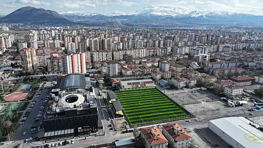 Başkan Çolakbayrakdar: 'Her alanda gençlerimizin yanındayız, geleceğin sporcuları bu statta yetişecek