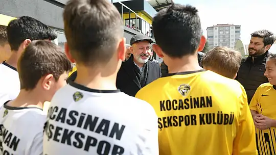 Başkan Çolakbayrakdar: 'Her alanda gençlerimizin yanındayız, geleceğin sporcuları bu statta yetişecek