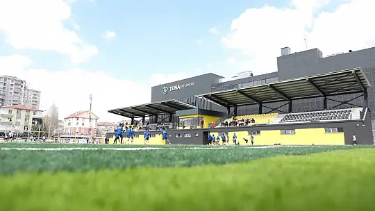 Başkan Çolakbayrakdar: 'Her alanda gençlerimizin yanındayız, geleceğin sporcuları bu statta yetişecek