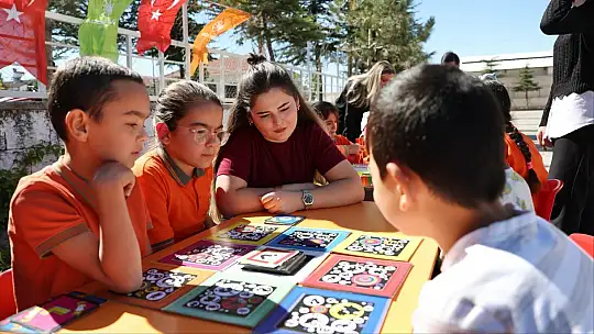Başkan Çolakbayrakdar: 'Her çocuk bir tebessümle dünyayı güzelleştirir'
