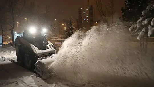 Başkan Çolakbayrakdar: 'Hizmetimiz 24 saat devam ediyor'