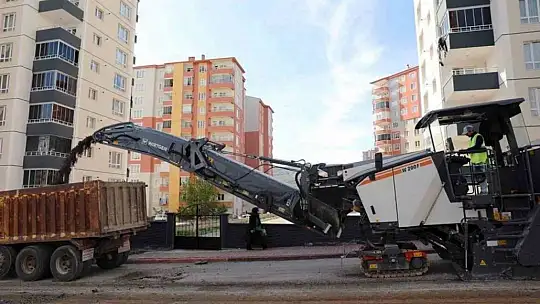 Başkan Çolakbayrakdar: 'İlk ve tek çevreci asfalt freze aracımızla doğayı koruyor, ekonomiye güç katıyoruz'