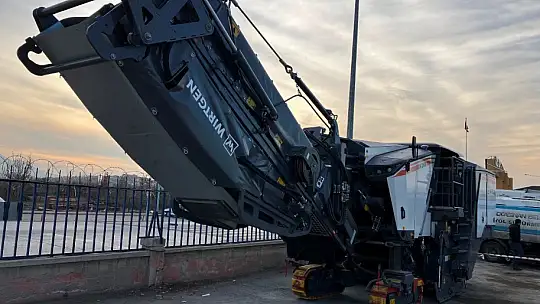 Başkan Çolakbayrakdar: 'İlk ve tek çevreci asfalt freze aracımızla doğayı koruyor, ekonomiye güç katıyoruz'