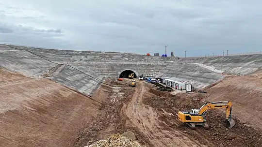 Başkan Çolakbayrakdar: 'Kayseri'mize yakışacak yüksek hızlı tren, şehrimizi taçlandıracak'