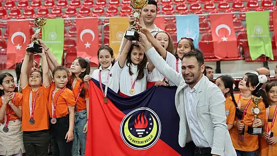 Başkan Çolakbayrakdar: 'Kayseri'yi satrançta da marka şehir yapmak için çalışıyoruz'