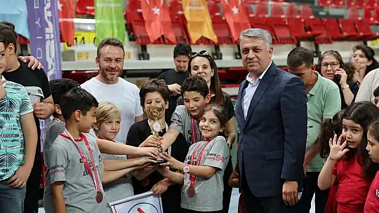Başkan Çolakbayrakdar: 'Kayseri'yi satrançta da marka şehir yapmak için çalışıyoruz'