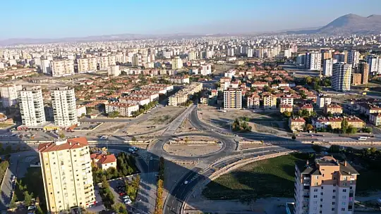 Başkan Çolakbayrakdar: 'Kayseri'mizin trafik yükünü hafifleten akıllı kavşakları yaygınlaştırıyoruz'