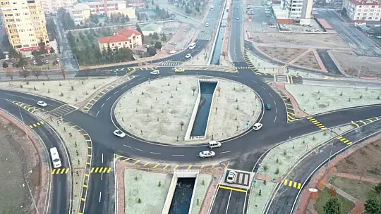Başkan Çolakbayrakdar: 'Kayseri'mizin trafik yükünü hafifleten akıllı kavşakları yaygınlaştırıyoruz'