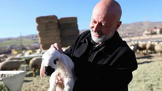Başkan Çolakbayrakdar: 'Kırsal mahallelerimizin köy kimliğini geleceğe taşıyoruz'