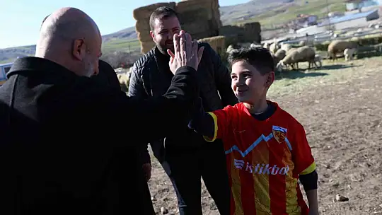 Başkan Çolakbayrakdar: 'Kırsal mahallelerimizin köy kimliğini geleceğe taşıyoruz'