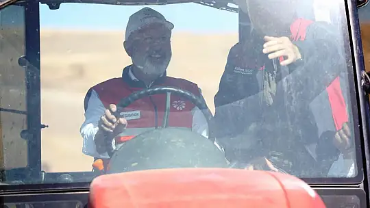 Başkan Çolakbayrakdar: 'Kırsal mahallelerimizin köy kimliğini geleceğe taşıyoruz'