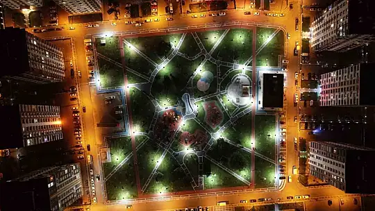 Başkan Çolakbayrakdar: 'Kişi başına 17,60 metrekare yeşil alan, 530 park ve 965 bin ağaçla geleceğe nefes, şehre oksijen'