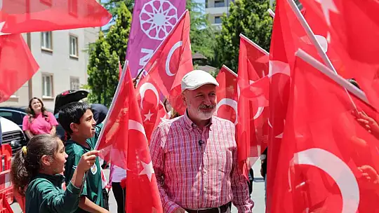 Başkan Çolakbayrakdar: 'Kocaburger'ı yaz boyunca ERVA okullarında sürdüreceğiz'