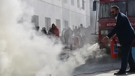 Başkan Çolakbayrakdar: 'Kocasinan, farkındalığıyla da örnek oluyor'