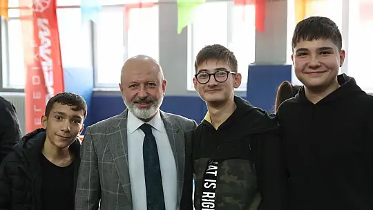 Başkan Çolakbayrakdar: 'Meslek sahibi olmak, güçlü bir geleceğin anahtarıdır'