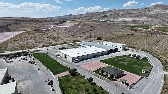 Başkan Çolakbayrakdar, 'Projelerimizle çiftçimizin üretim gücünü artırıyor, ürün kalitesini yükseltiyoruz'