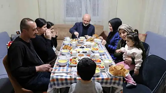 Başkan Çolakbayrakdar: 'Ramazan'ın bereketini hemşerilerimle aynı sofrada paylaştık'