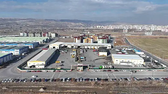 Başkan Çolakbayrakdar: 'Şehrimizin ihtiyaçlarını fabrika gibi çalışan kendi atölyelerimizde üretiyoruz'