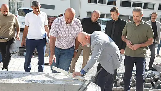 Başkan Çolakbayrakdar, 'Şehrin kalbine yeşil bir dokunuşla yeni yüze kavuşturuyoruz'