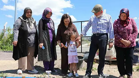 Başkan Çolakbayrakdar: 'Şehrin merkezinde tarım yapıyoruz, Türkiye'ye örnek oluyoruz'