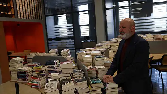 Başkan Çolakbayrakdar: 'Sinan Kütüphaneleri'yle okuyan bir nesil yetişmesine katkı sunuyoruz'