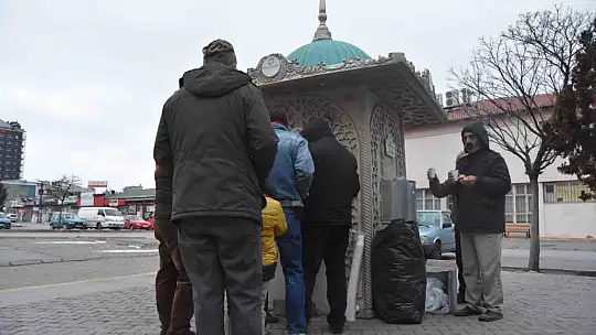 Başkan Çolakbayrakdar: 'Soğuk günlerde gönülleri ısıtıyoruz'