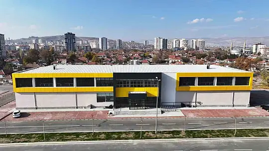 Başkan Çolakbayrakdar: 'Sosyal tesislerle hemşehrilerimizin hayatına değer katıyoruz'