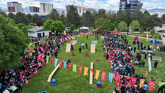 Başkan Çolakbayrakdar: 'Sporla, bilimle ve sanatla güçlü bir gençlik hedefliyoruz'