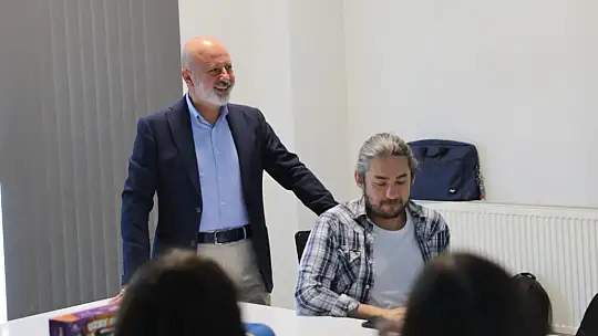 Başkan Çolakbayrakdar: 'Teknolojiyi tüketen değil, geleceği üreten nesiller yetiştiriyoruz'